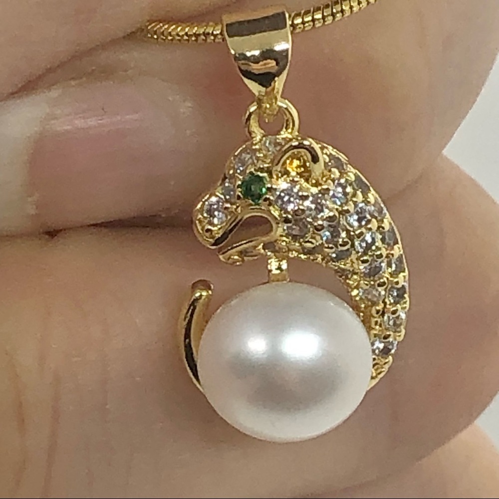 8-9mm Genuine Pearl 18kt Gold Pendant Necklace